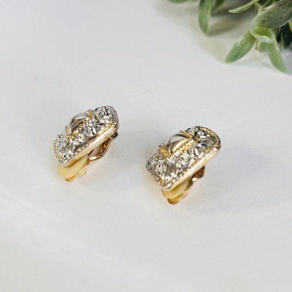 Beautiful Vintage Clip on Earrings Diamond shaped - Picture 4 of 6